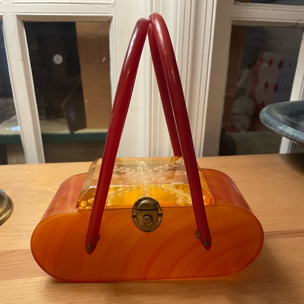 Vintage MCM 50s Amber Bakelite Lucite Purse Box Handbag Carved Lucite Top